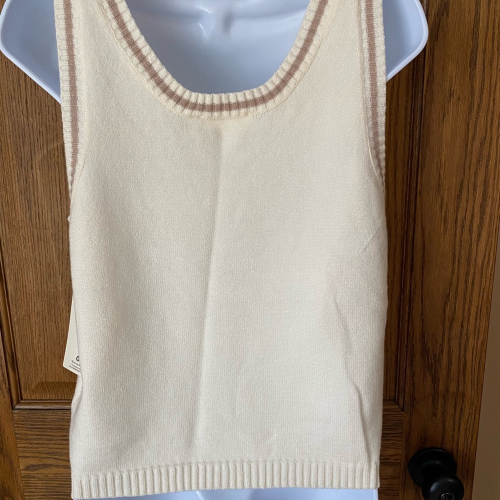LAST CHANCE SALE!!!! NWT Varsity Sweater Vest - Picture 5 of 7